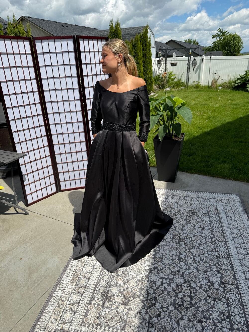 MGNY Madeline Gardner Black Formal Gown w/ Shawl NWT Size 4
